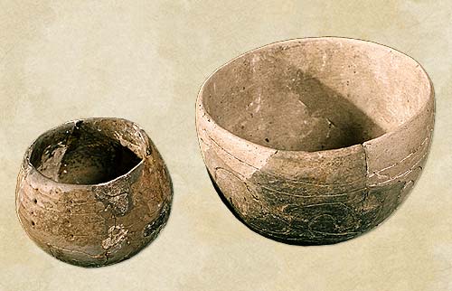 6. Vase, cultura Ceramicii Band-Lineare - Epoca neoliticului